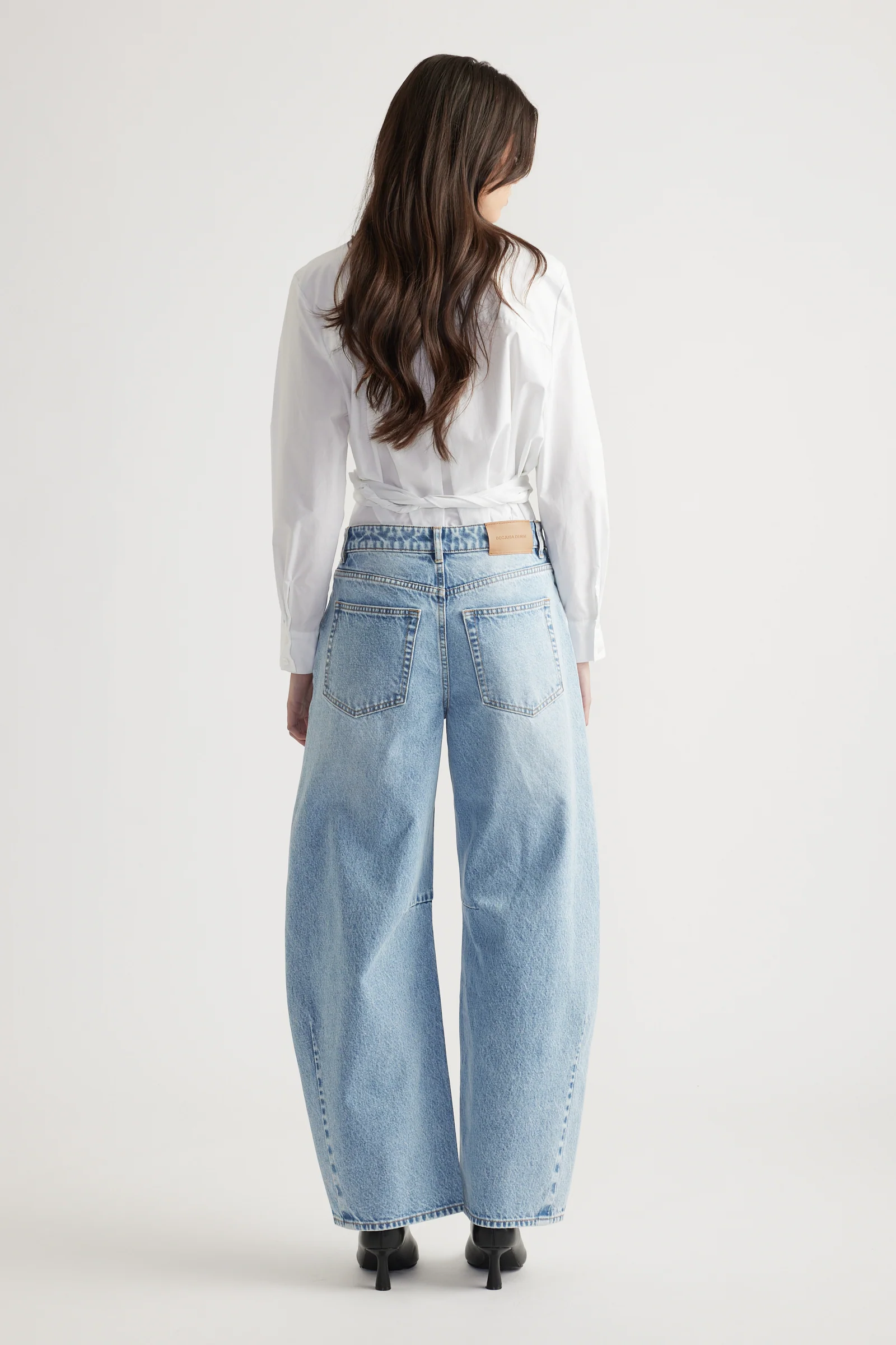 Amari Horseshoe Jeans - Image 3