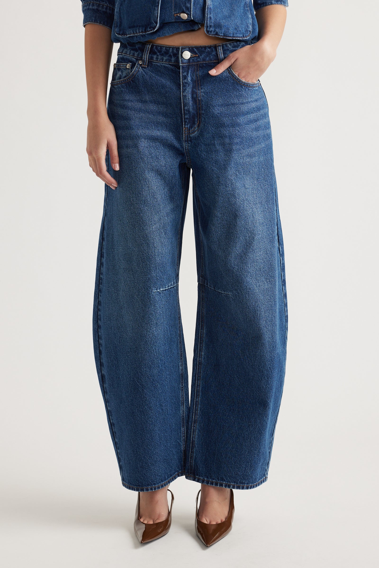Amari Horseshoe Jeans - Image 2