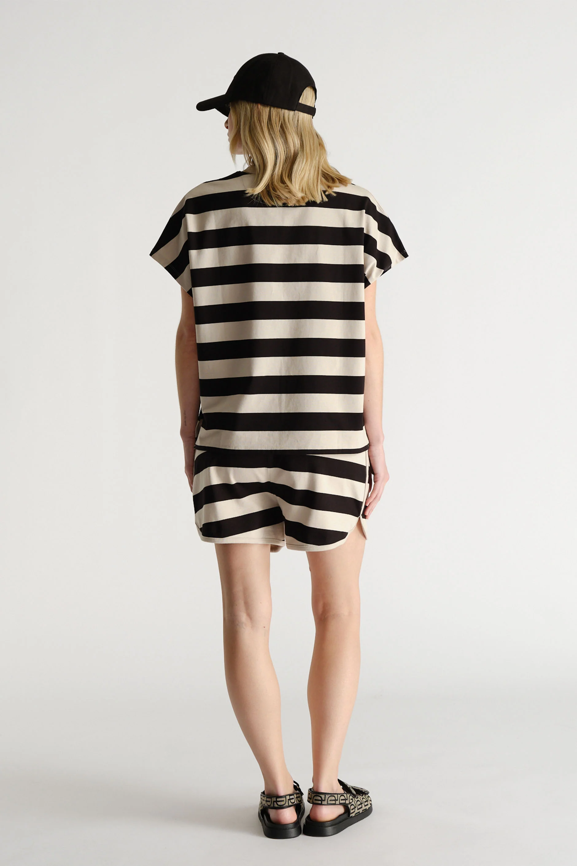 D-Luxe Bold Stripe Short - Image 3