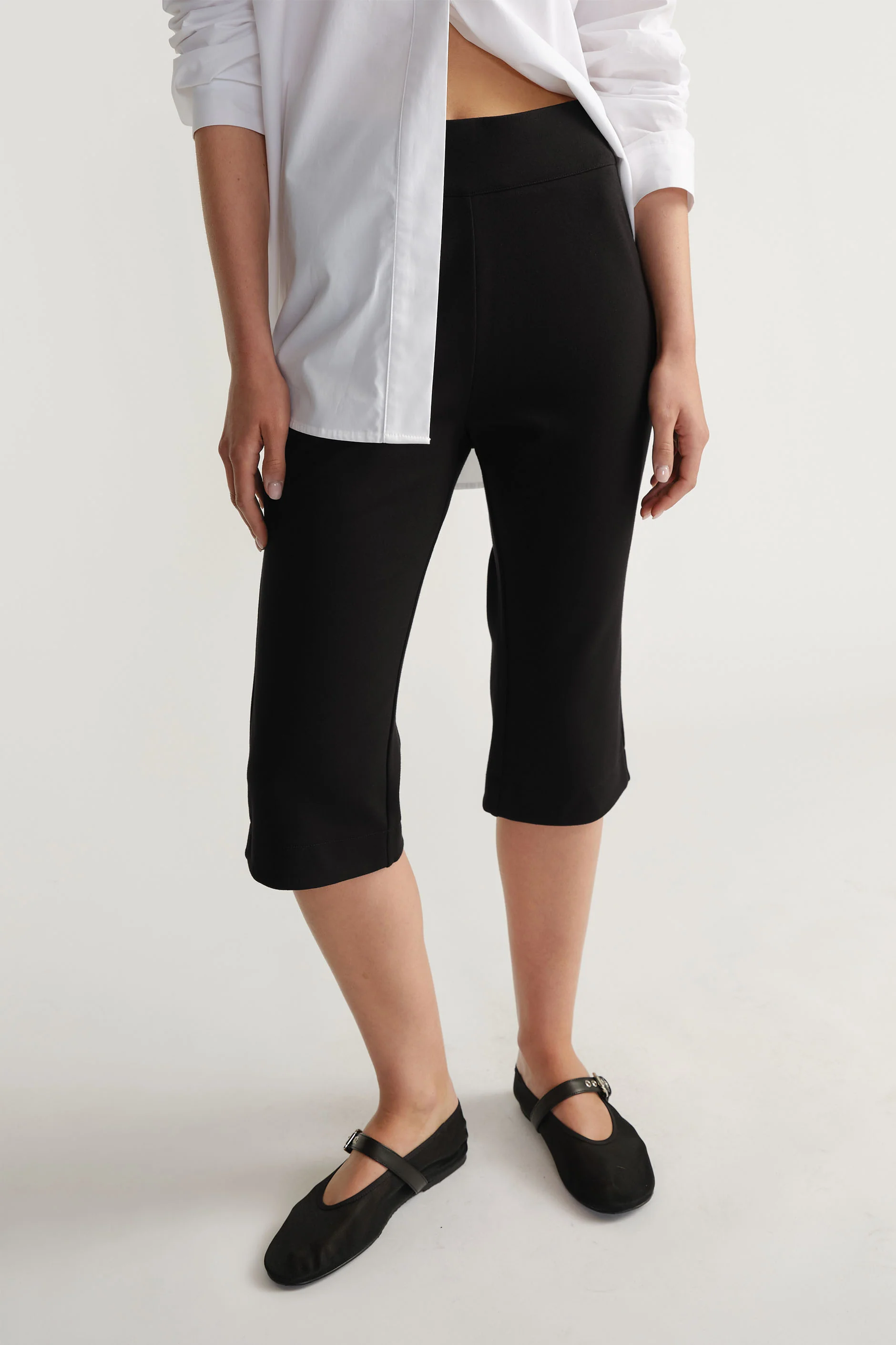 D-Luxe Capri Pant - Image 2