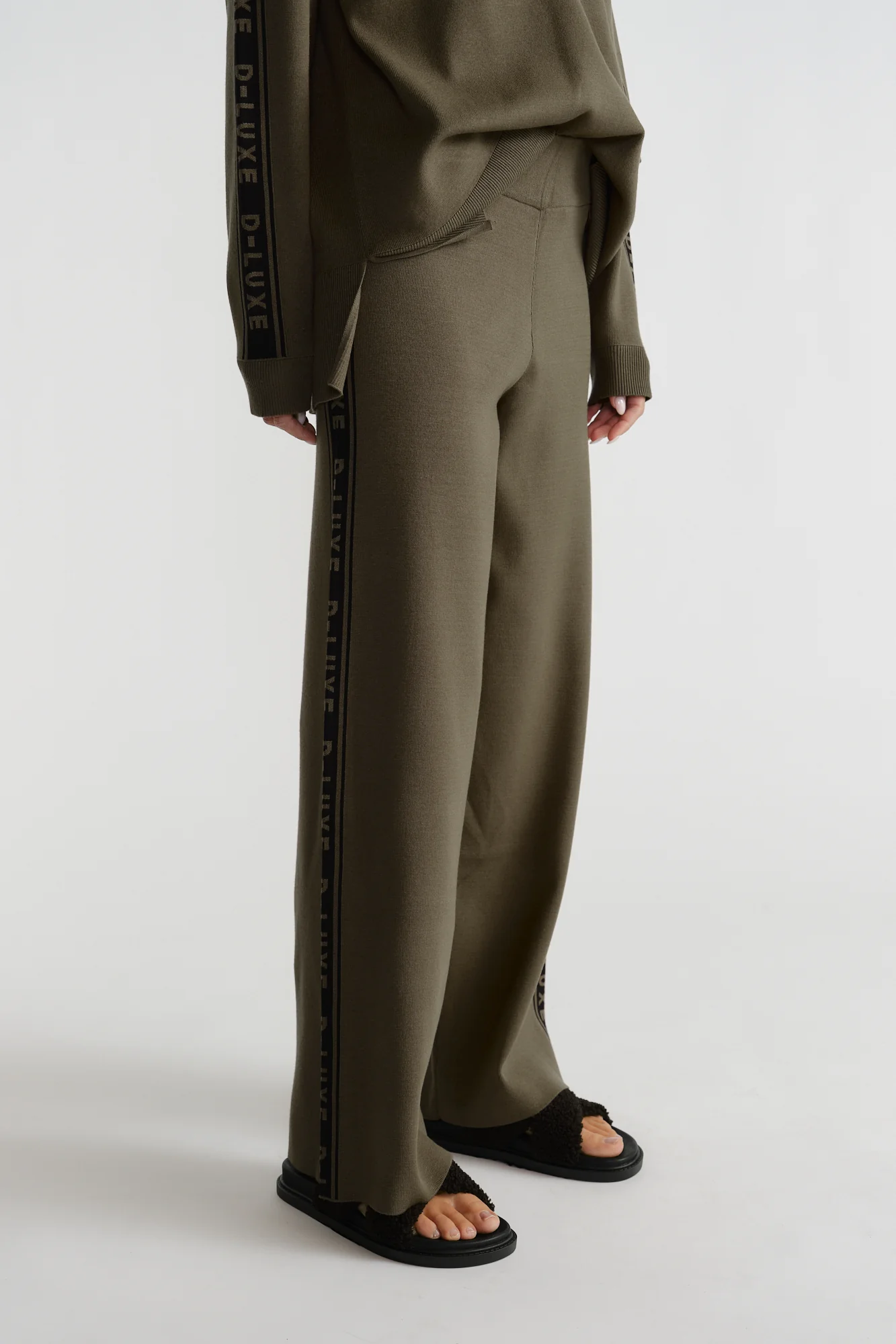 D-Luxe Logo Panel Knit Pants - Image 2