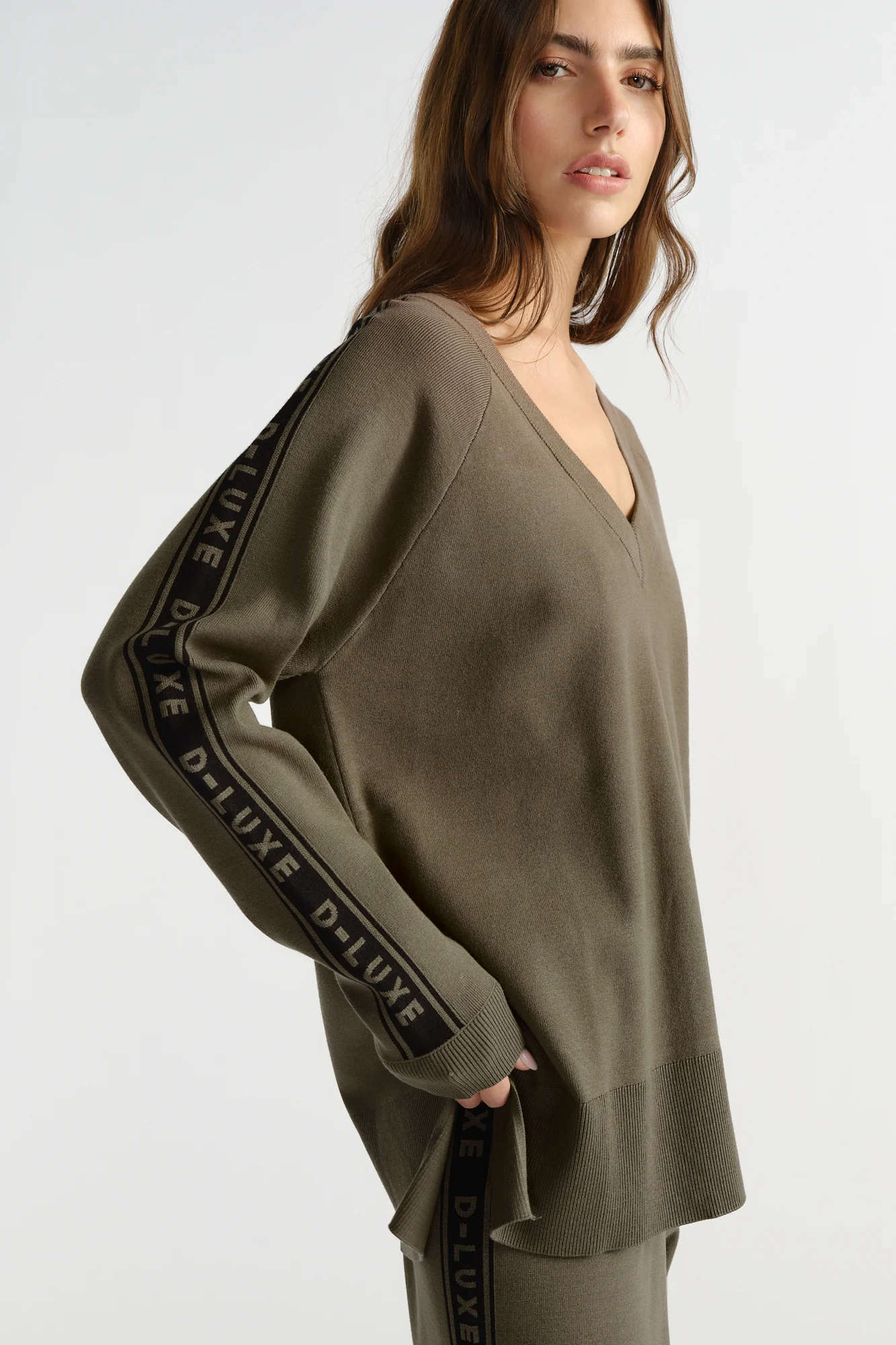 D-Luxe Logo Panel Knit Top - Image 2