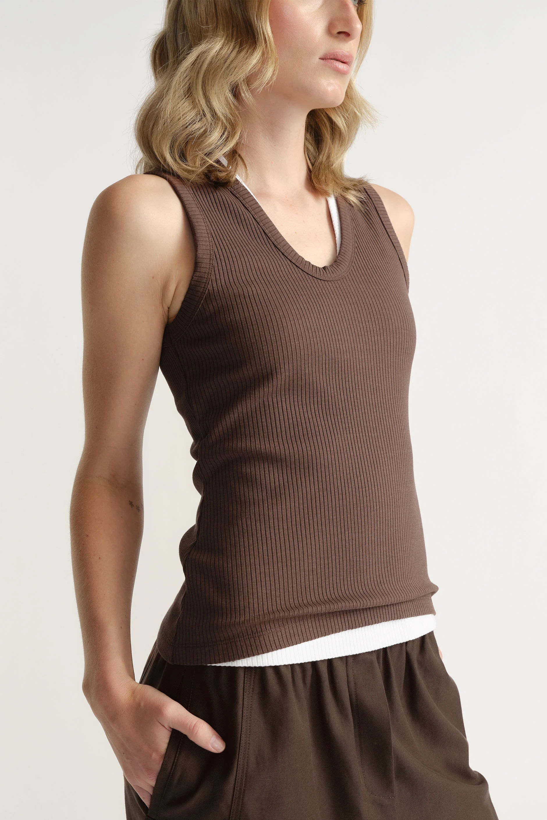D-Luxe Ribbed Scoop Tank - Image 2