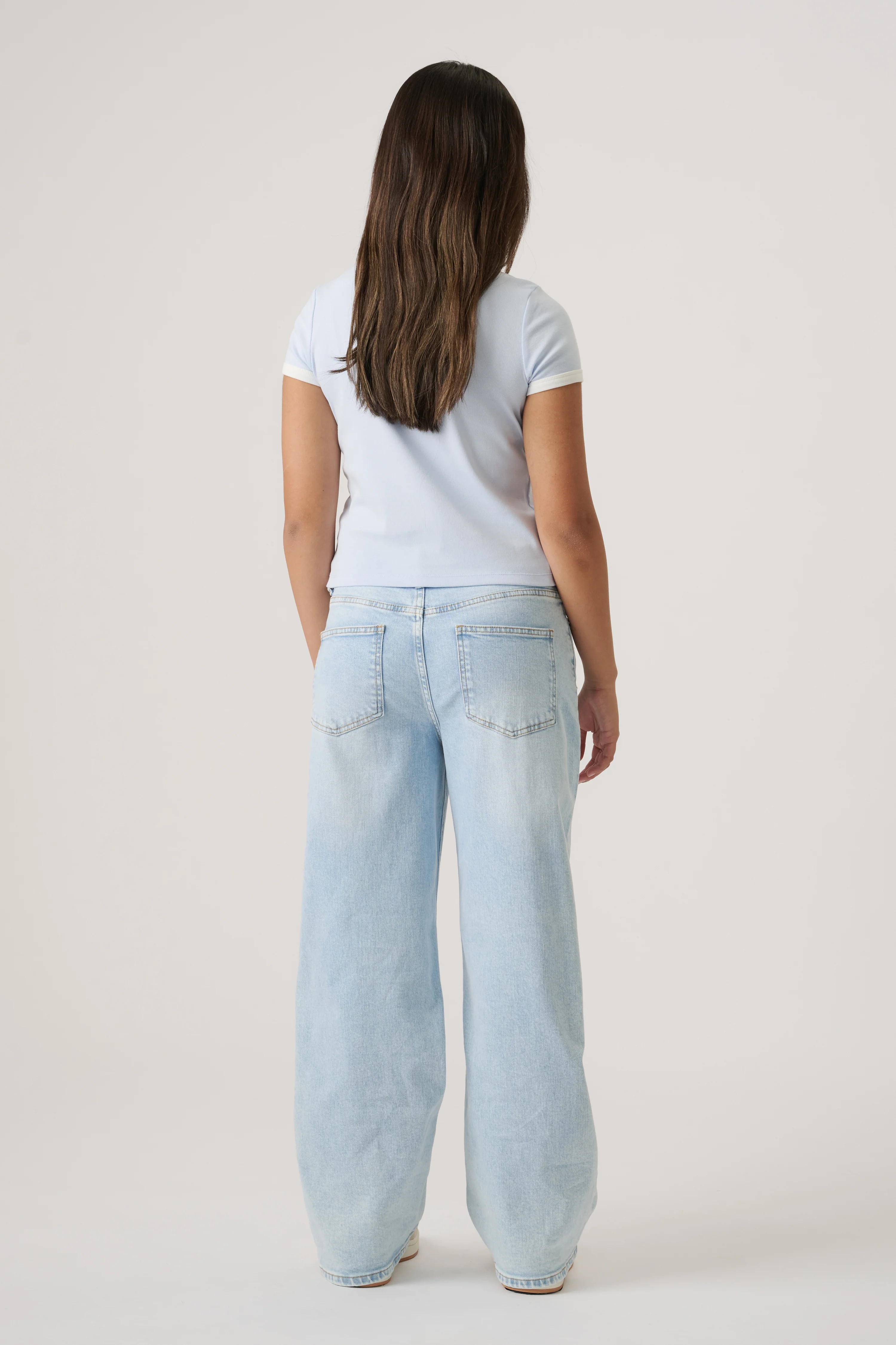 Girls Decjuba Cropped Tee - Image 3