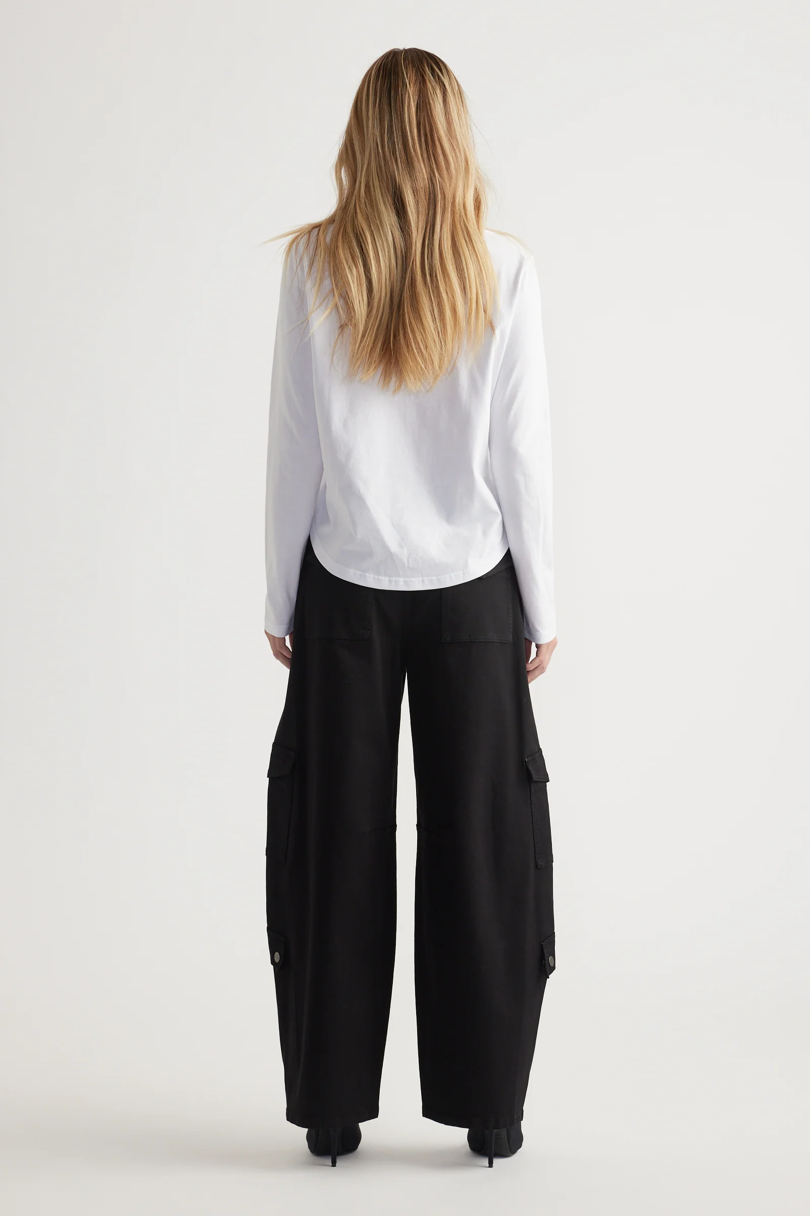 Imogen V Neck Long Sleeve - Image 3