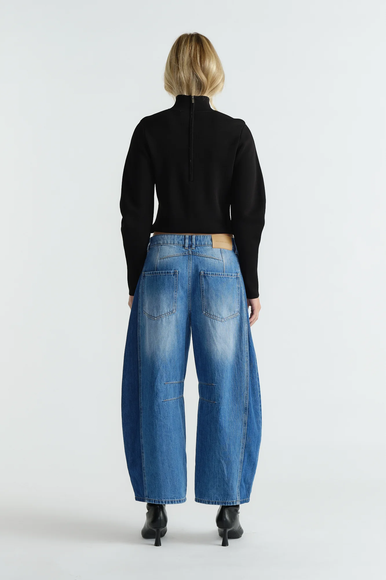 Kaia Contrast Barrel Jeans - Image 3