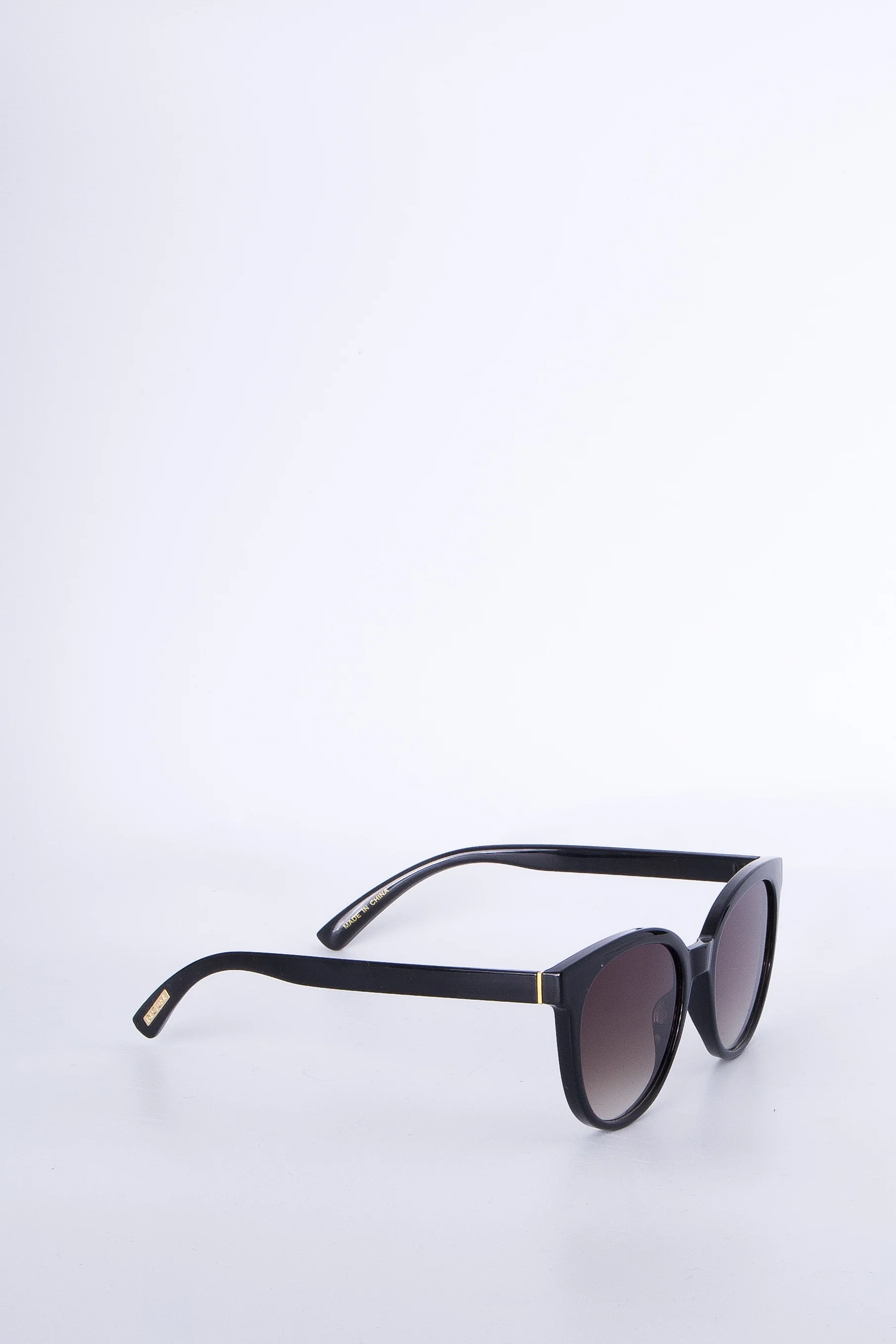 Round Sunglasses - Image 3